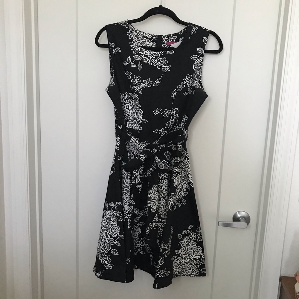 Black and White Lace Print Dress